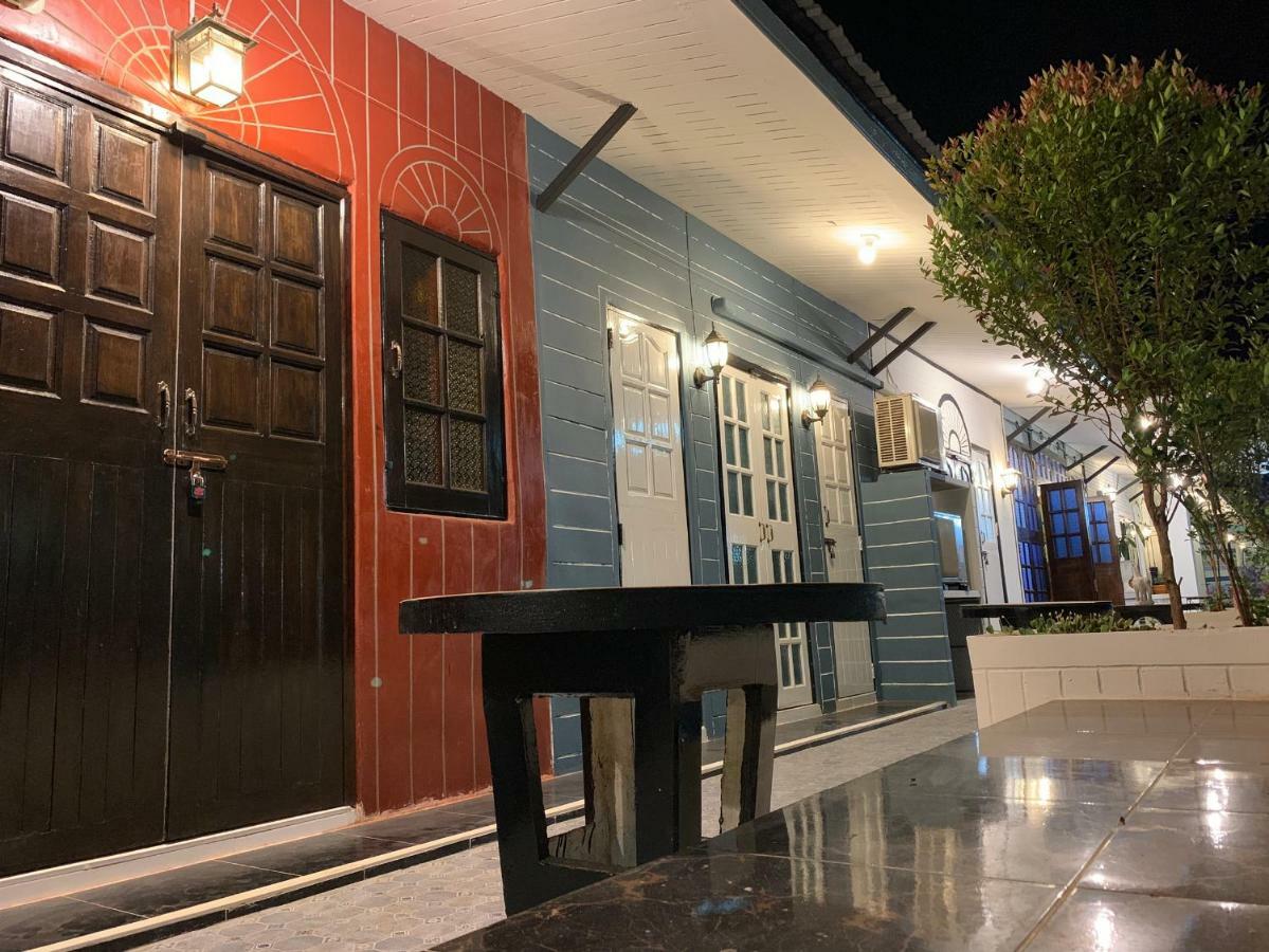 At Night Otel Chumphon Dış mekan fotoğraf